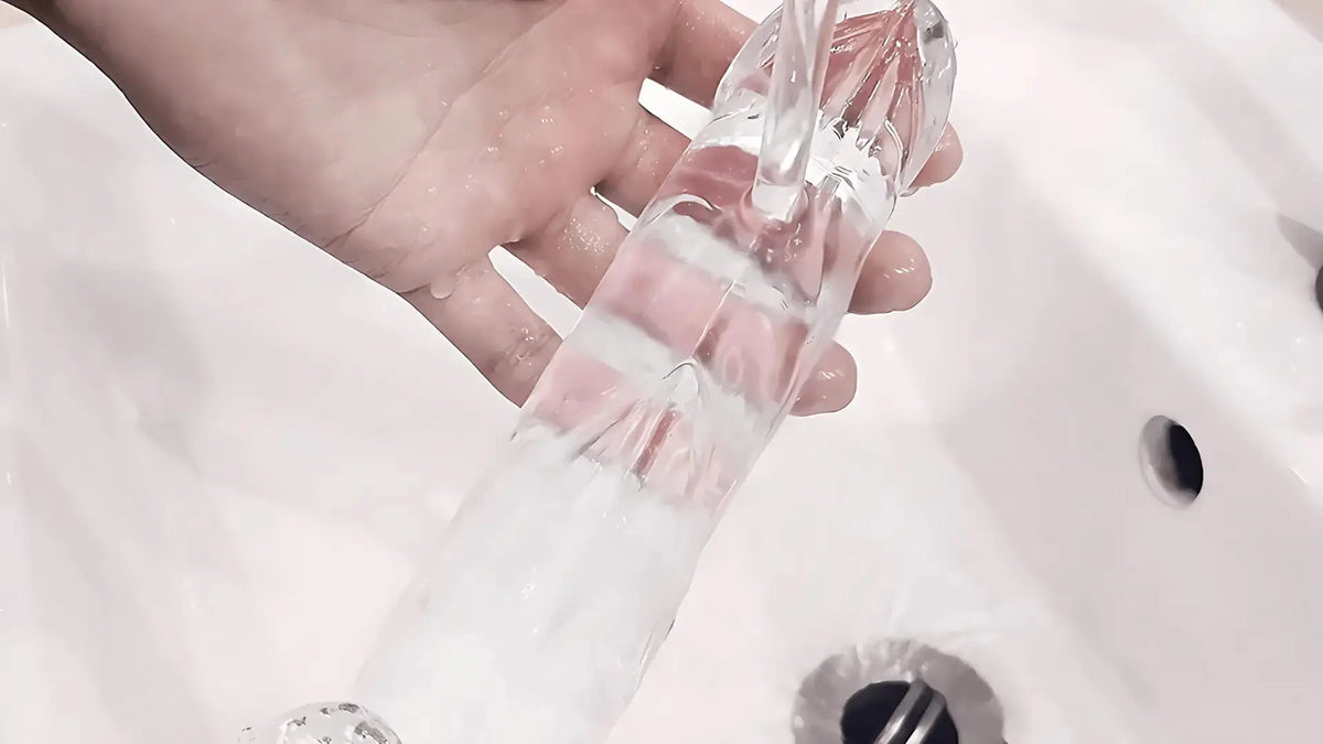 How to Clean a Clear Dildo: The Ultimate Guide for a Safe and Sparkling Toy - Tarisss Sex Toy Store