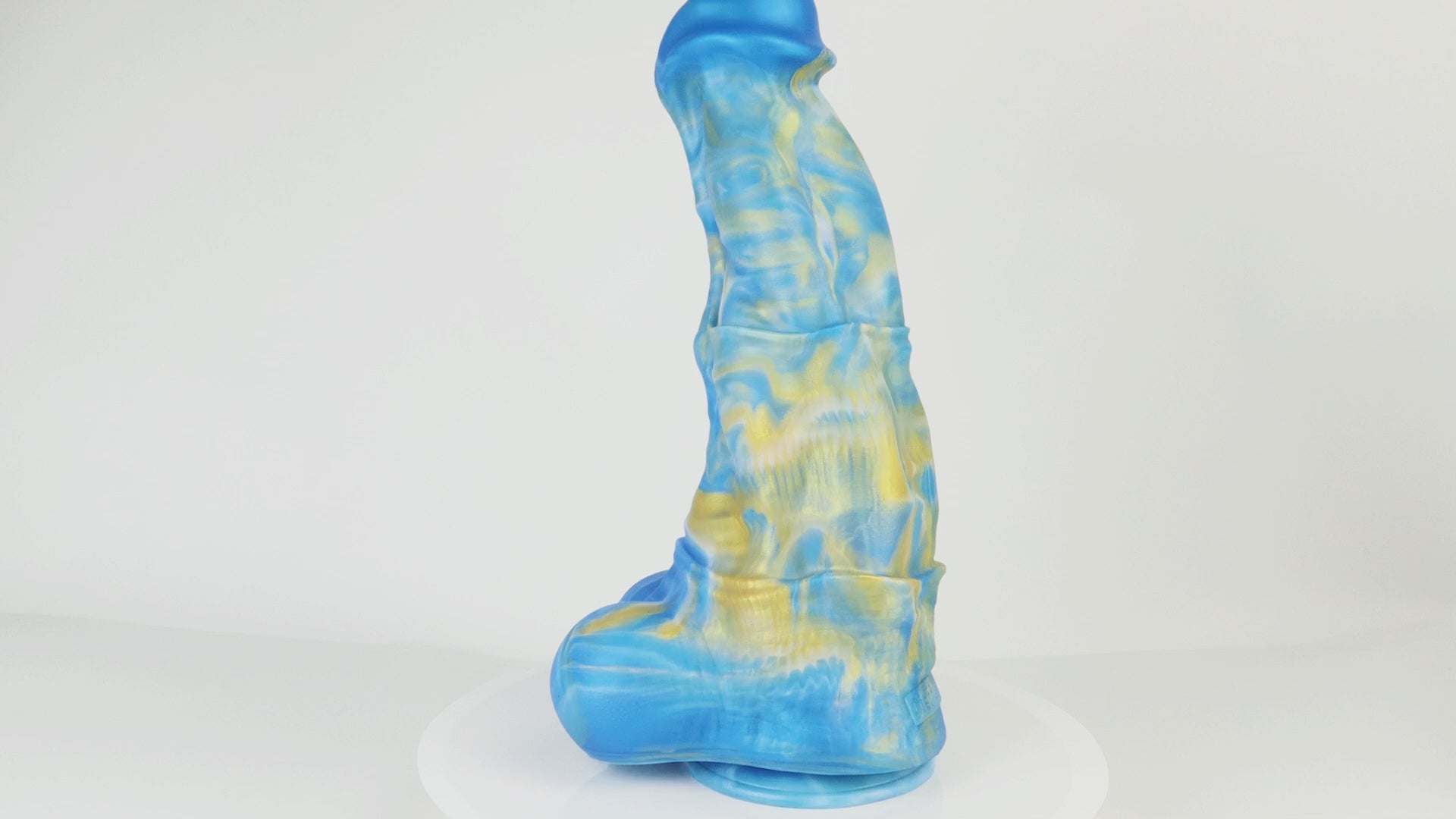 Coral 16 inch fantasy realistic horse dildo video.